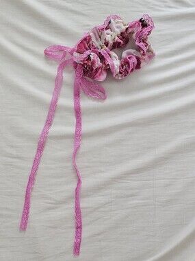 Ma*rs Agejo Gyaru Pink And White Garter Leg Ring